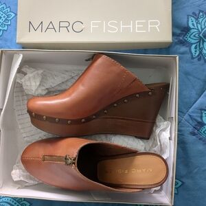 Marc Fisher NWT Brown Leather Studded Wedge Zipper Clogs Mules 9.5 M